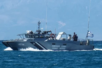 Ένταση στο Αιγαίο: Σκάφος του Λιμενικού έριξε προειδοποιητικά πυρά σε τουρκικά αλιευτικά που επιχείρησαν εμβολισμό