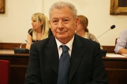 Δίωξη στους λιμενάρχες που ερεύνησαν τον θάνατο Βαλυράκη για απόπειρα υπόθαλψης εγκληματία και ψευδή βεβαίωση