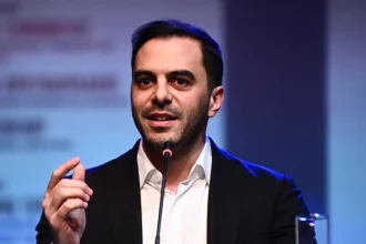 Σφοδρή επίθεση Χριστοδουλάκη στον Τσίπρα και πυρά εναντίον στελεχών του ΠΑΣΟΚ που δρουν στα σκοτάδια του παρασκηνίου