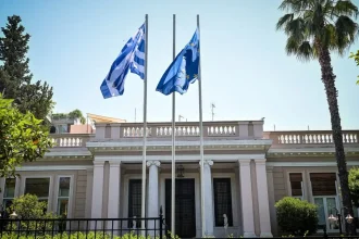 Άμεση απάντηση της Αθήνας στην αδιανόητη ρωσική πρόκληση: Απειλές κατά κυρίαρχων κρατών αυτοδικαίως απορρίπτονται!