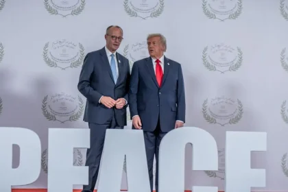 Τηλεφωνική επικοινωνία Τραμπ - Μερτς: «Συζητήσαμε το σχέδιο για την ειρήνη στην Ουκρανία» - Στηρίζει και η Μελόνι