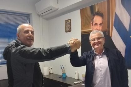 Ο Πάρης Μήλας στο πλευρό του Αντώνη Κουνάβη