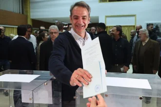 Ψήφισε στις εσωκομματικές εκλογές της ΝΔ ο Κυριάκος Μητσοτάκης - «Γέμισαν οι κάλπες»