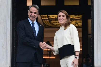 Μητσοτάκης μετά τη συνάντηση με τη Μέτσολα: Η ρευστή κατάσταση απαιτεί από την Ευρώπη να ενηλικιωθεί