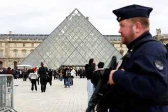 Νέος συναγερμός στο Λούβρο: Κλειστή η γκαλερί Campana με τα αρχαία ελληνικά αγγεία λόγω σοβαρής φθοράς