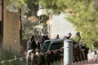 Τραγωδία: «Ήταν αναμενόμενο ότι θα γίνει», λένε οι γείτονες για την αδελφοκτονία στη Νέα Πέραμο