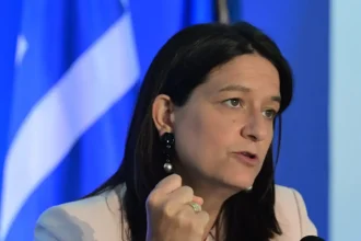 Κεραμέως: Μείωση κατά 76% στα εκκρεμή ραντεβού των ΚΕΠΑ μέσα σε ένα χρόνο