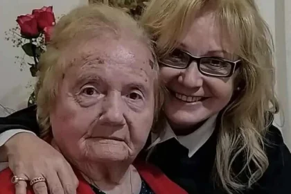 Ήταν όλοι εκεί στο τελευταίο αντίο στην μητέρα της Αγγελικής Νικολούλη