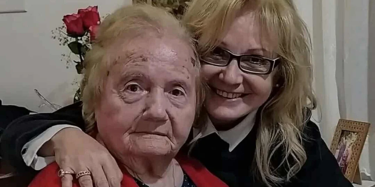 Ήταν όλοι εκεί στο τελευταίο αντίο στην μητέρα της Αγγελικής Νικολούλη