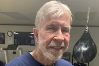 Τσακ Νόρις στα 85 του: «Θέτω στόχους, προχωράω μπροστά και επιλέγω την πειθαρχία»