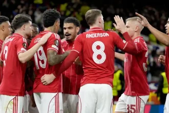 «Χρυσό» τρίποντο η Νότιγχαμ