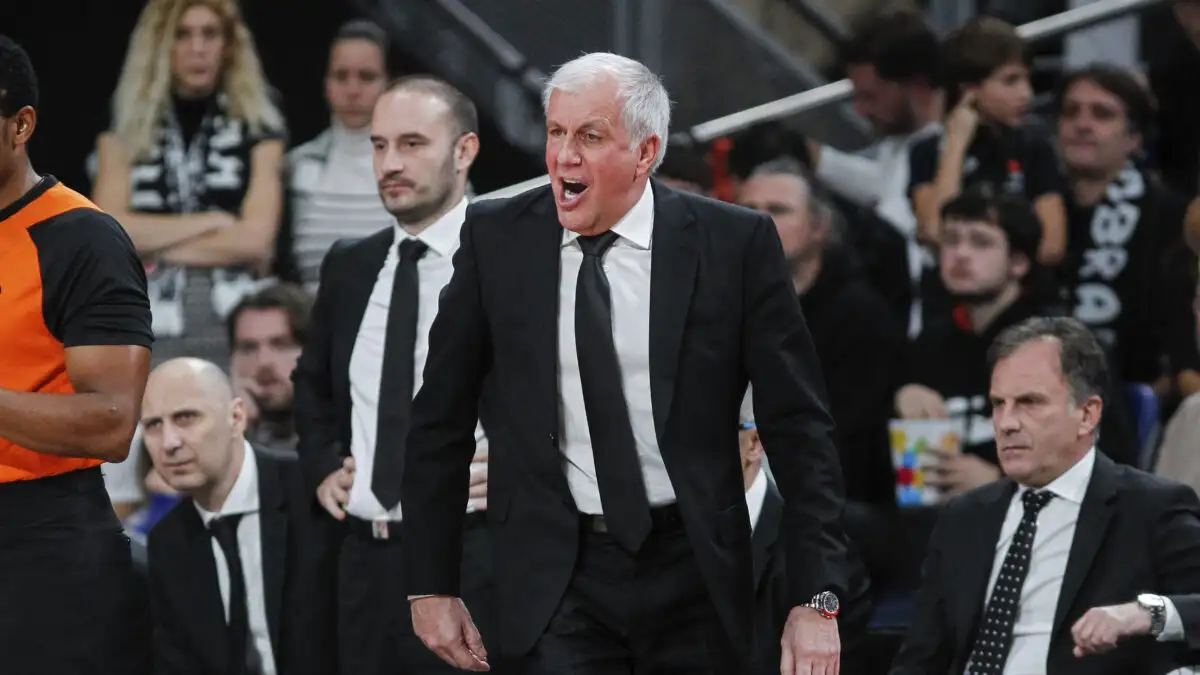 Ο Ομπράντοβιτς ξέσπασε για την ήττα της Παρτιζάν: «Είναι ντροπιαστικό, οι παίκτες ήταν στα κινητά τους στα αποδυτήρια»