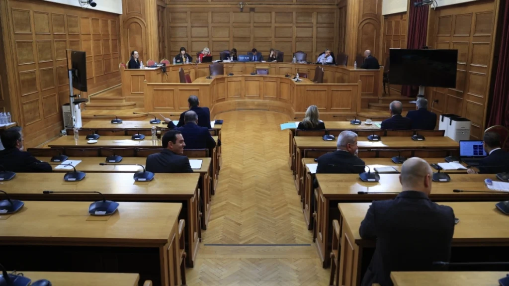 Στην εξεταστική για τον ΟΠΕΚΕΠΕ σήμερα «φραπές» και «χασάπης»