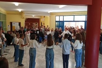 Μαθητές και σχολεία ενώνουν παραδοσιακά τα βήματά τους στο Γυμνάσιο Σαραβαλίου
