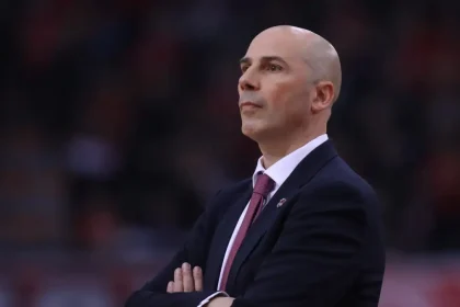 Η Μπαρτσελόνα απέλυσε τον Πεναρόγια και φέρνει τον Πασκουάλ