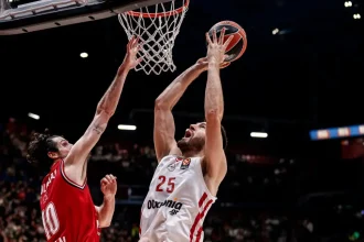 Αρμάνι Μιλάνο – Ολυμπιακός 88-87: Ήττα μετά από φινάλε «θρίλερ» στην Ιταλία για τους Πειραιώτες