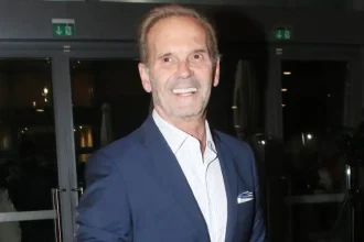 Ο Πέτρος Κωστόπουλος ξέσπασε: Ο Βασίλης Μπισμπίκης έγινε ξεφτίλα, θέλω να ακούσω το όνομα της δημοσιογράφου που συνελήφθη