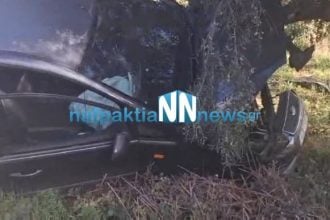 Ναύπακτος: Τροχαίο ατύχημα στο Ξηροπήγαδο – Ι.Χ. “καρφώθηκε” σε ελιά (ΒΙΝΤΕΟ)