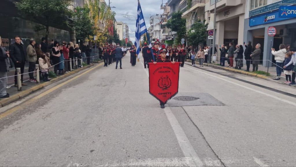 Πάτρα: Χιλιάδες πιστοί στη λιτανεία για τον Άγιο Ανδρέα (ΦΩΤΟ)