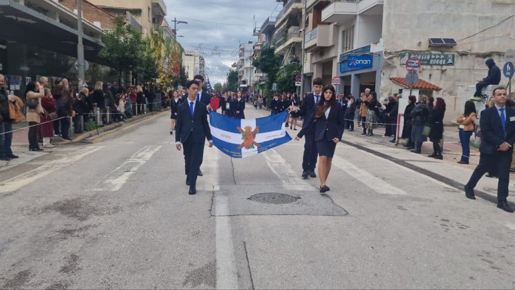 Πάτρα: Χιλιάδες πιστοί στη λιτανεία για τον Άγιο Ανδρέα (ΦΩΤΟ)