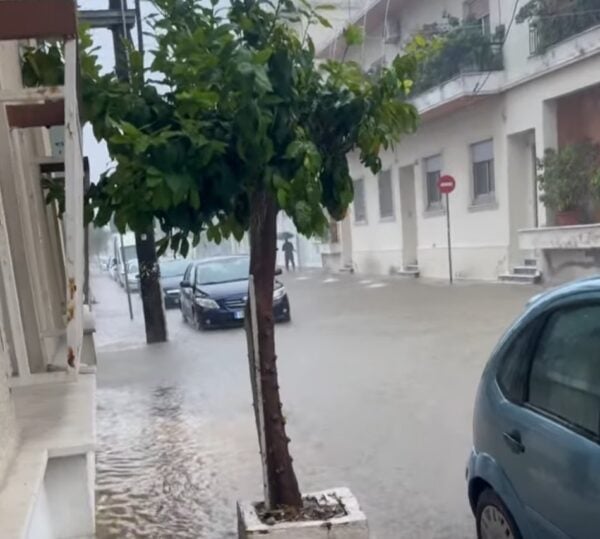 Πλημμύρισε ξανά το Μεσολόγγι – Λίμνες οι δρόμοι, μπήκαν τα νερά σε σπίτια (ΦΩΤΟ) Πλημμύρισε ξανά το Μεσολόγγι - Λίμνες οι δρόμοι, μπήκαν τα νερά σε σπίτια (ΦΩΤΟ)