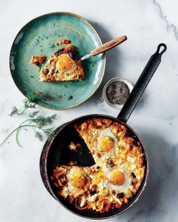 Πολίτικο σφουγγάτο με πιπεριές και μελιτζάνα