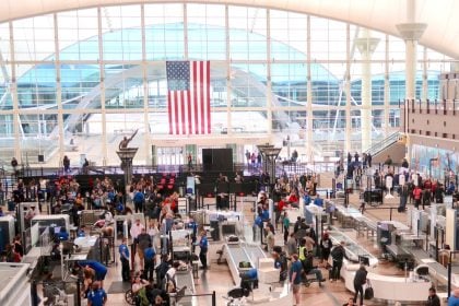 Shutdown στις ΗΠΑ: Απειλές Τραμπ στους απλήρωτους ελεγκτές εναέριας κυκλοφορίας που απουσιάζουν