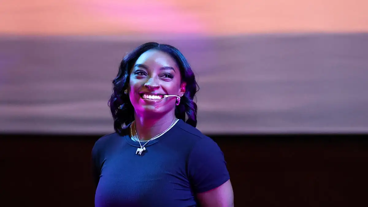 Σιμόν Μπάιλς: Παραδέχεται προσθετική στήθους και δύο ακόμη επεμβάσεις στα 28 της