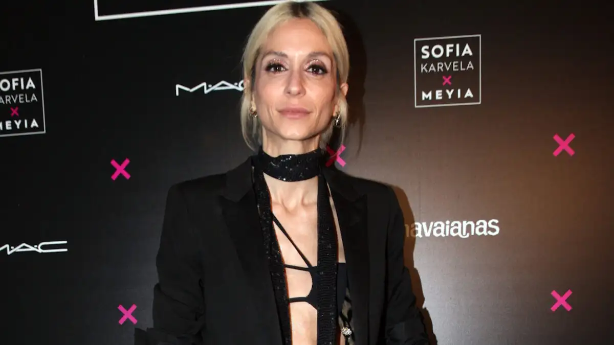 Σοφία Καρβέλα: «Οι γιορτινές μέρες μπορούν να είναι extra ερεθιστικές για εμάς τους αλκοολικούς»