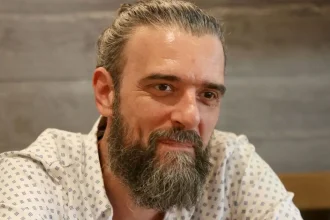 Σωτήρης Τσαφούλιας: «Δε θέλω να ντρέπομαι να βγω από το σπίτι μου ή να βρίζουν τα παιδιά και τους γονείς μου»