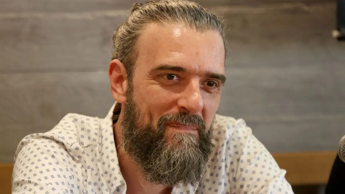 Σωτήρης Τσαφούλιας: «Δε θέλω να ντρέπομαι να βγω από το σπίτι μου ή να βρίζουν τα παιδιά και τους γονείς μου»