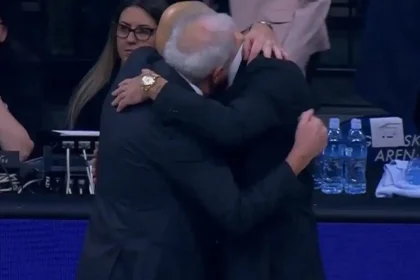 Βασίλης Σπανούλης και Ζέλικο Ομπράντοβιτς αγκαλιάστηκαν μετά από 15 χρόνια