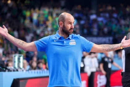 O Σπανούλης συνεχίζει στο τιμόνι της Εθνικής - Ο Kill Bill οδηγεί την Ελλάδα στο Μουντομπάσκετ 2027