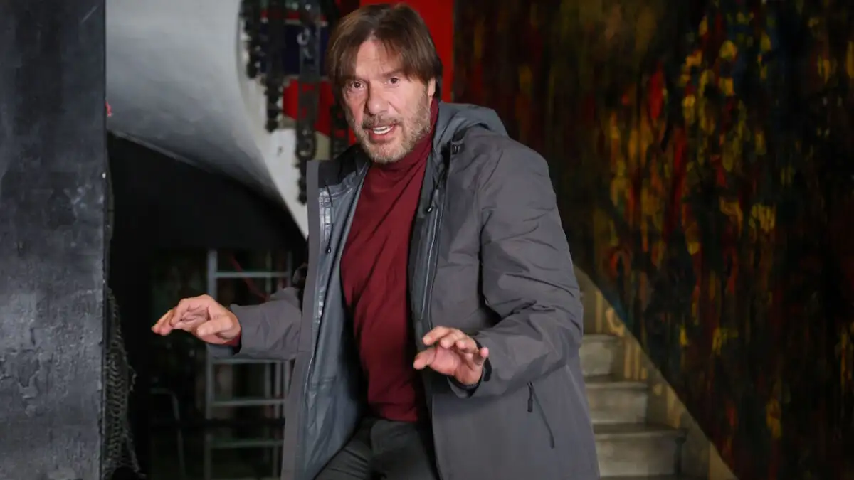 Στράτος Τζώρτζογλου: «Η μάνα μου μού έλεγε “μη γίνεις ηθοποιός γιατί το θέατρο είναι ένα μεγάλο κρεβάτι”»