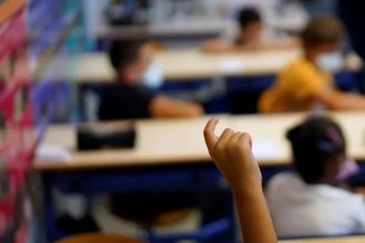 Λουτράκι: Δασκάλα κατήγγειλε παιδί Α' Δημοτικού για ...θωπεία