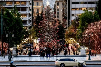 Χριστούγεννα 2025: Αναλυτικά το εορταστικό ωράριο των καταστημάτων