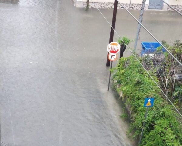 Πλημμύρισε ξανά το Μεσολόγγι – Λίμνες οι δρόμοι, μπήκαν τα νερά σε σπίτια (ΦΩΤΟ) Πλημμύρισε ξανά το Μεσολόγγι - Λίμνες οι δρόμοι, μπήκαν τα νερά σε σπίτια (ΦΩΤΟ)