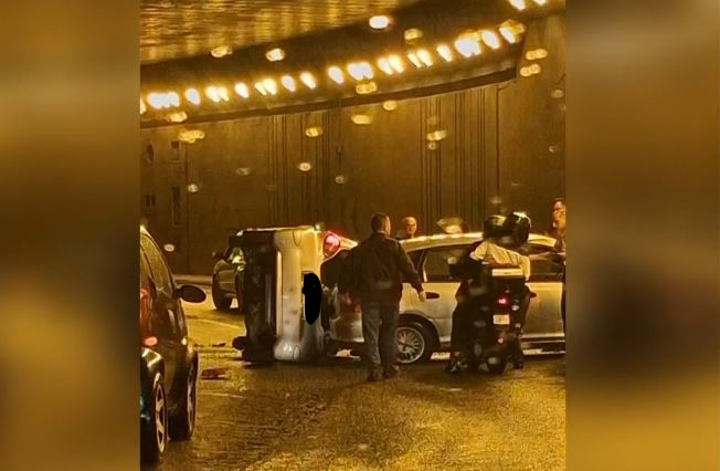 Τροχαίο με εμπλοκή 4 οχημάτων - Το ένα αναποδογύρισε - Δύο τραυματίες