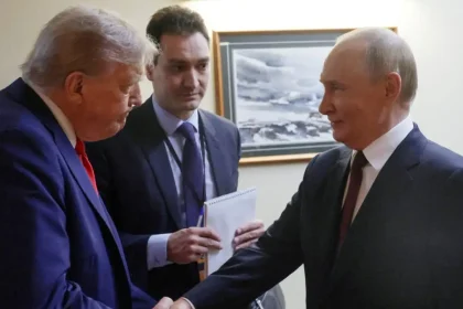 Η Ρωσία αφήνει ανοικτό το ενδεχόμενο νέας συνάντησης μεταξύ Βλαντίμιρ Πούτιν και Ντόναλντ Τραμπ