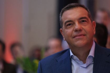 Αλέξης Τσίπρας και οι μηχανές στο «φουλ» - Η νέα ανάρτηση για το βιβλίο του