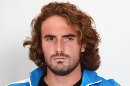 Ο Γιάννης Αντετοκούνμπο στο πλευρό του Στέφανου Τσιτσιπά: «Τι ηλιθιότητες είναι αυτές; Αφήστε το παιδί ήσυχο»