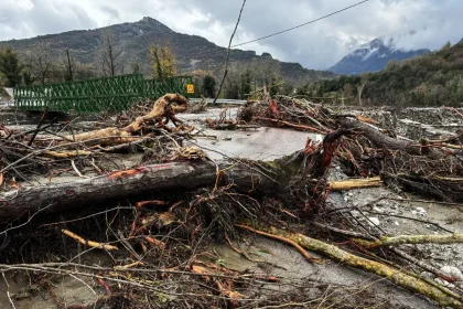 Κακοκαιρία: Σε κατάσταση έκτακτης ανάγκης περιοχές σε Ήπειρο και Καστοριά – Σπίτια κατέρρευσαν, «βομβαρδισμενο τοπίο» τα Τζουμέρκα
