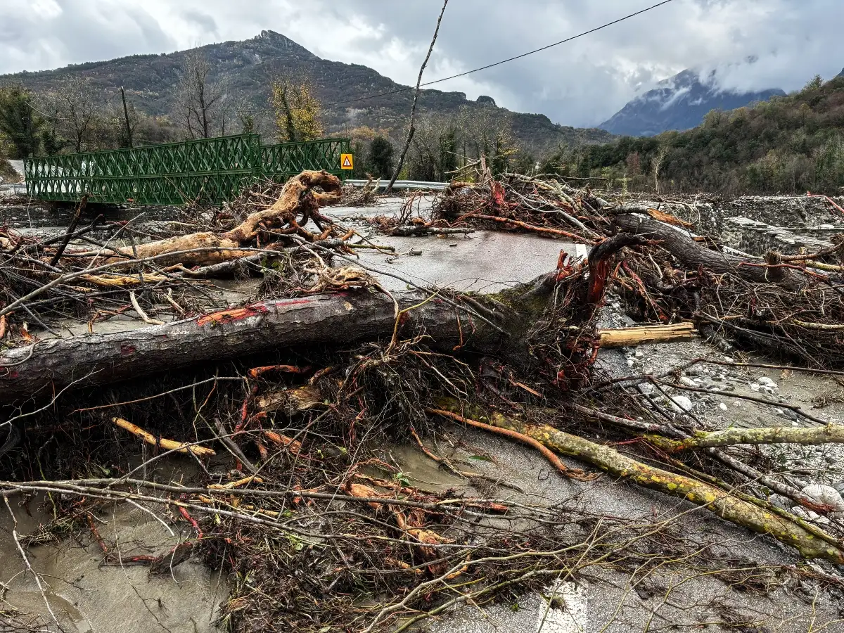 Κακοκαιρία: Σε κατάσταση έκτακτης ανάγκης περιοχές σε Ήπειρο και Καστοριά – Σπίτια κατέρρευσαν, «βομβαρδισμενο τοπίο» τα Τζουμέρκα