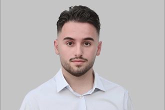 Όταν η Λάρισα επενδύει στη νεολαία, η Πάτρα κοιτά… αλλού