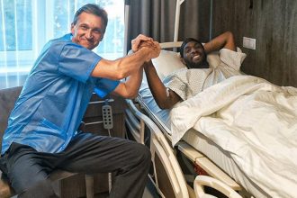 Λιθουανός γιατρός που χειρούργησε τον Κίναν Έβανς: «Του είπα να μην αποθαρρύνεται, θα επιστρέψει»