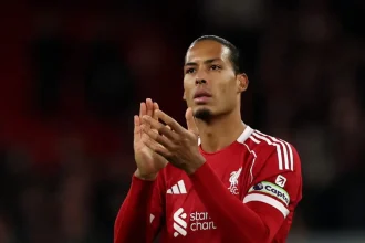 Ξέσπασε ο Φαν Ντάικ για την κριτική στη Λίβερπουλ: «Έφτασαν να λένε ότι θα υποβιβαστούμε»