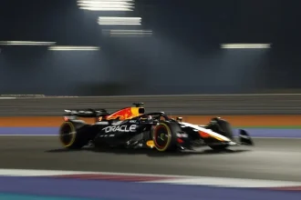 Formula 1: Ο Verstappen κέρδισε στο Κατάρ και ο τίτλος θα κριθεί στο Άμπου Ντάμπι