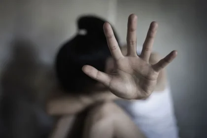 Ελεύθεροι με περιοριστικούς όρους δύο ανήλικοι που κατηγορούνται για απόπειρα βιασμού 16χρονης στον Πύργο