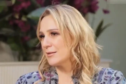 Βίκυ Καρατζόγλου: «Δέχθηκα σεξουαλική παρενόχληση και ήθελαν να με διώξουν από τη δουλειά»