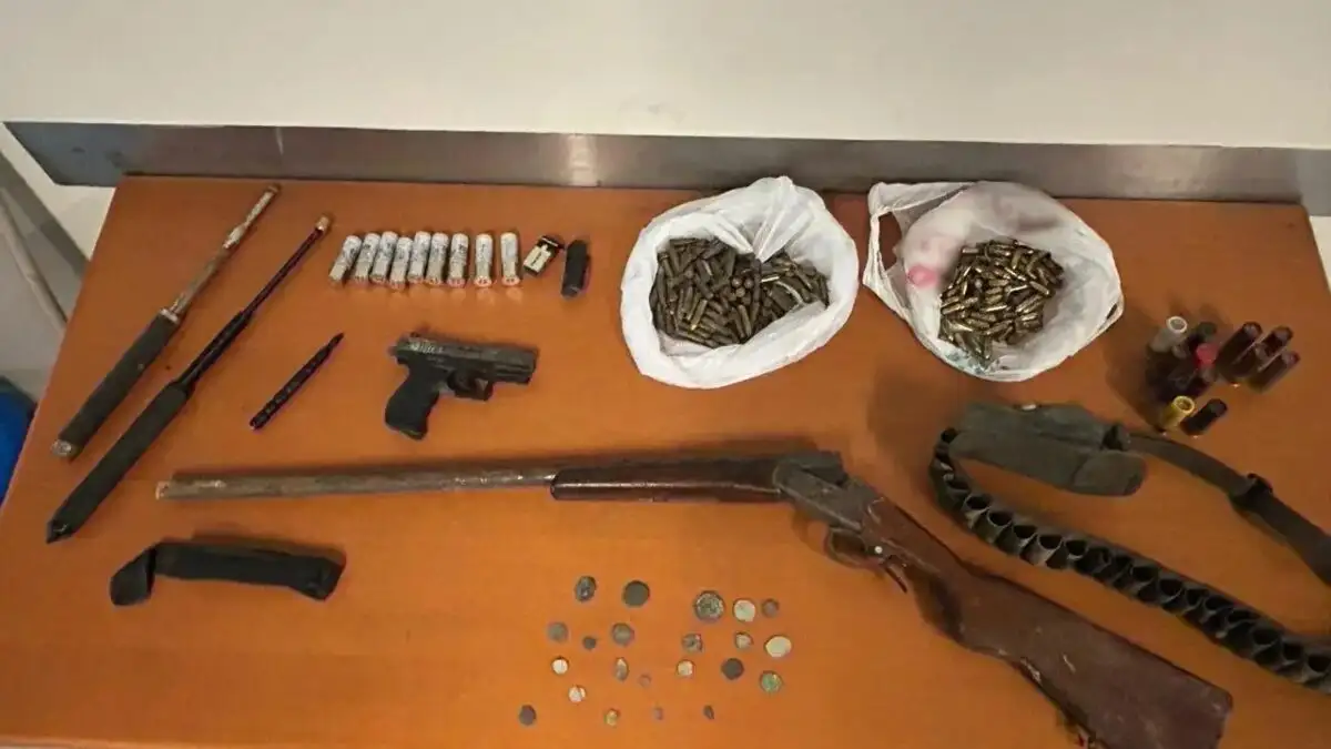 "Oργώνουν" οι αστυνομικοί τα Βορίζια – Οπλοστάσια και 17 προσαγωγές